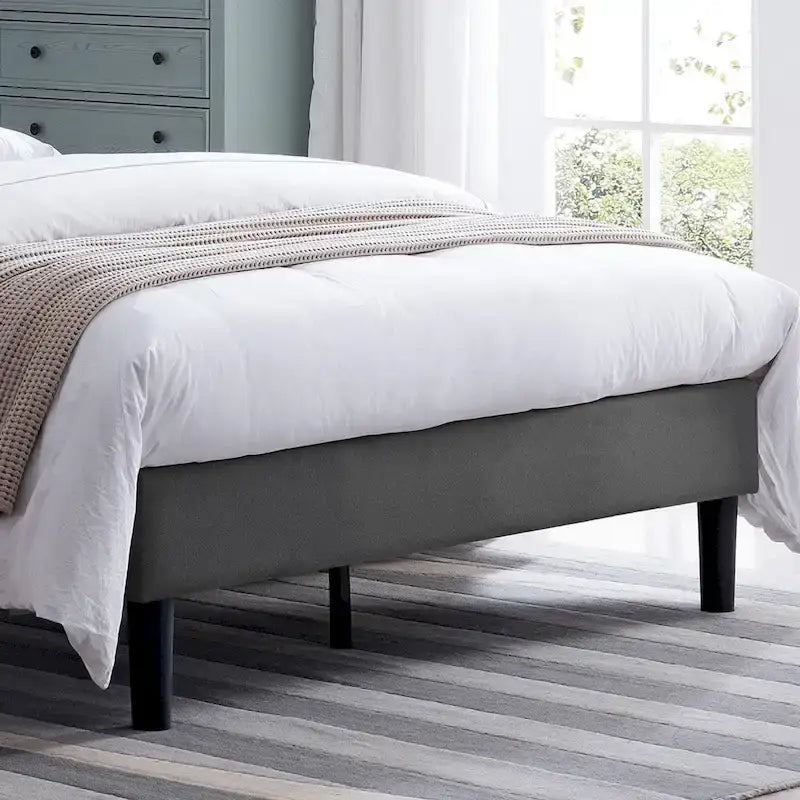 Lit plateforme rembourré Queen size